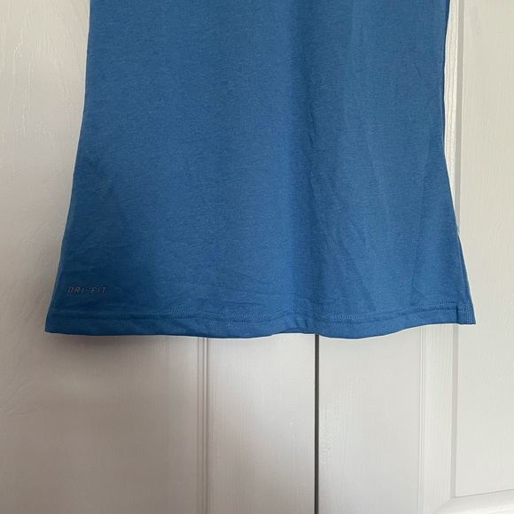 Nike Training Woman’s Dri-Fit Short Sleeve T-Shirt 💕 - Picture 4 of 9